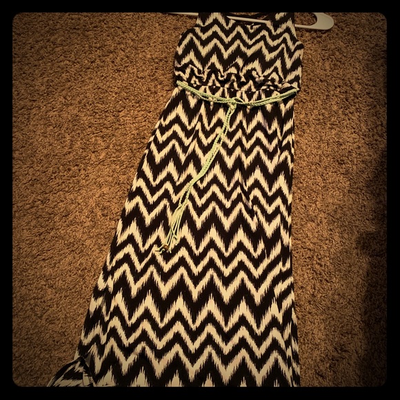 Other - Ankle length chevron print girls dress